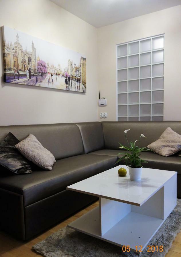 Apartament Szafirowy *